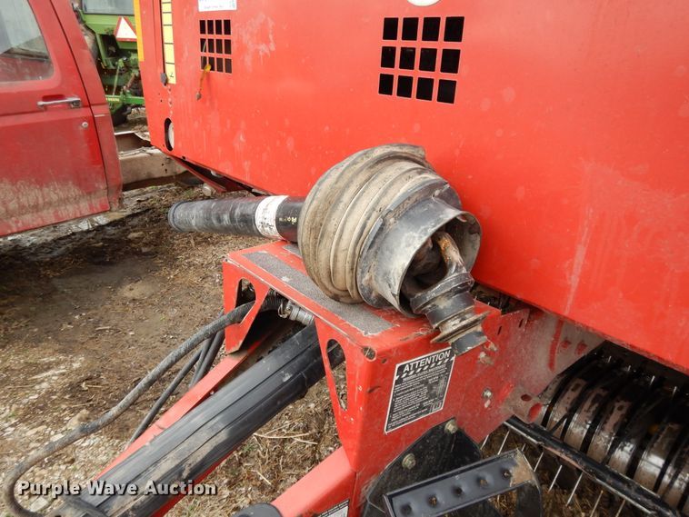 image for item DF5994 2006 New Holland BR780A round baler