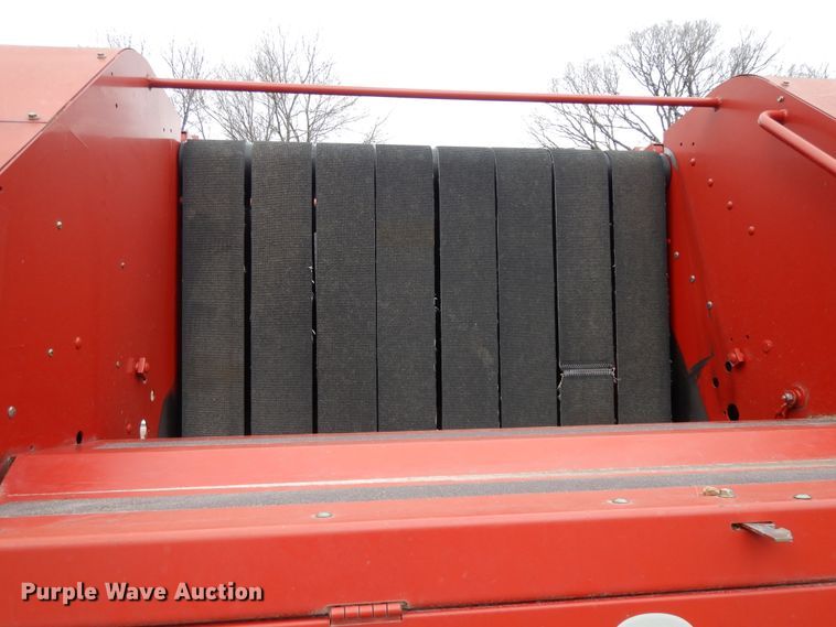 image for item DF5994 2006 New Holland BR780A round baler