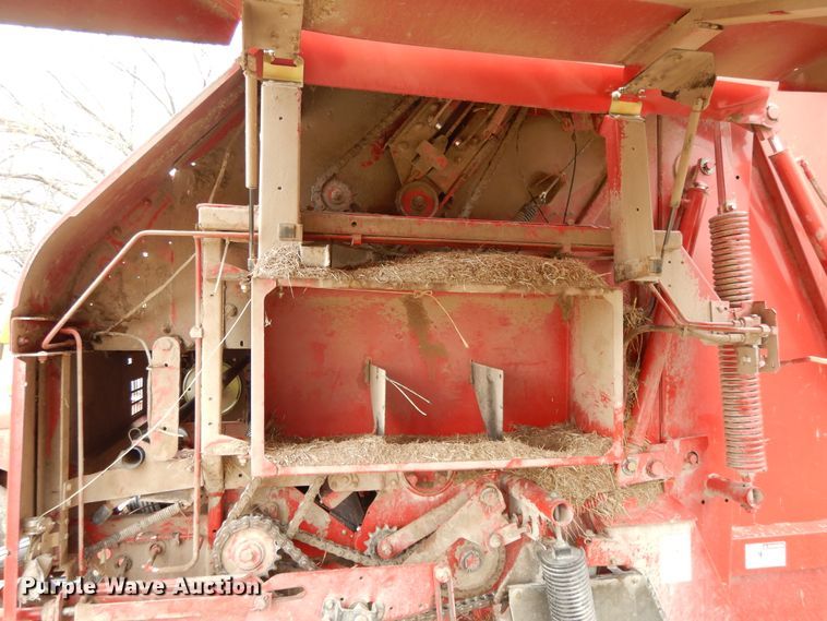 image for item DF5994 2006 New Holland BR780A round baler