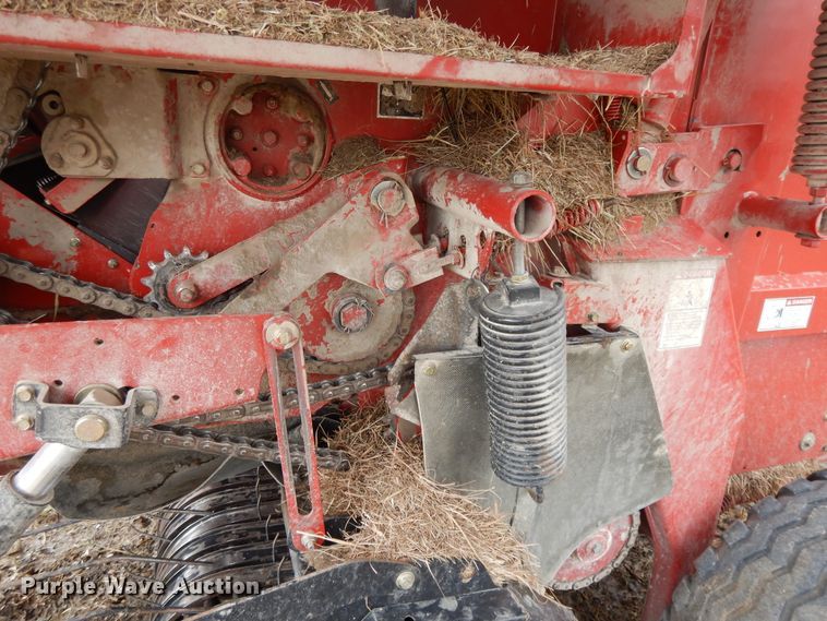 image for item DF5994 2006 New Holland BR780A round baler