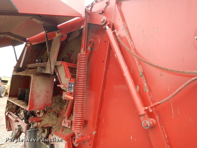 image for item DF5994 2006 New Holland BR780A round baler