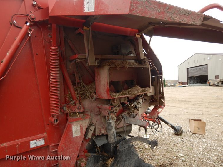 image for item DF5994 2006 New Holland BR780A round baler