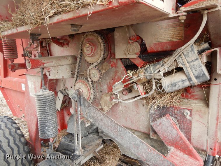 image for item DF5994 2006 New Holland BR780A round baler