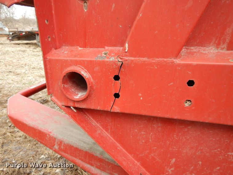 image for item DF5994 2006 New Holland BR780A round baler