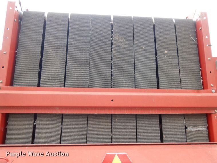 image for item DF5994 2006 New Holland BR780A round baler