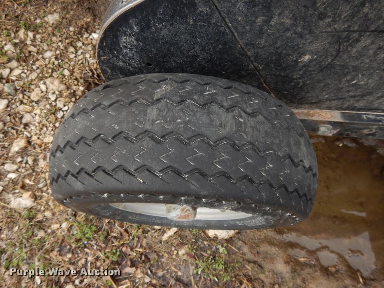 image for item DF5994 2006 New Holland BR780A round baler