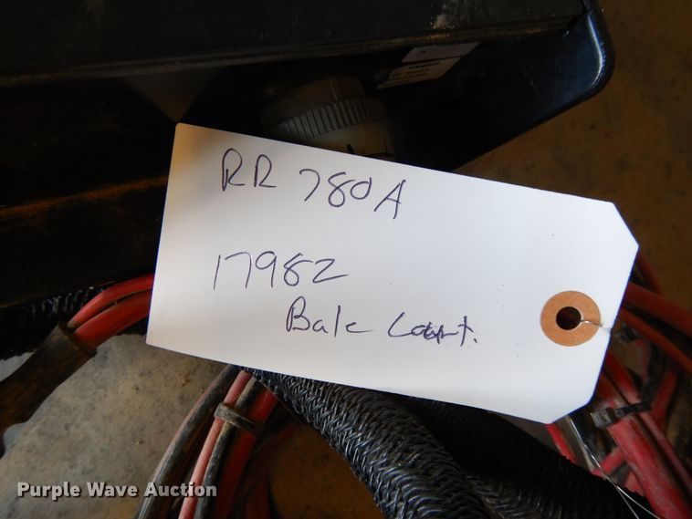 image for item DF5994 2006 New Holland BR780A round baler