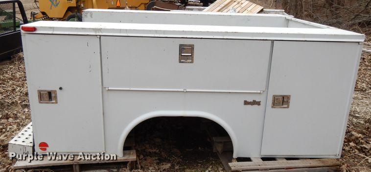 image for item DF5995 Reading SLU98ASW WRRLLH2 utility bed