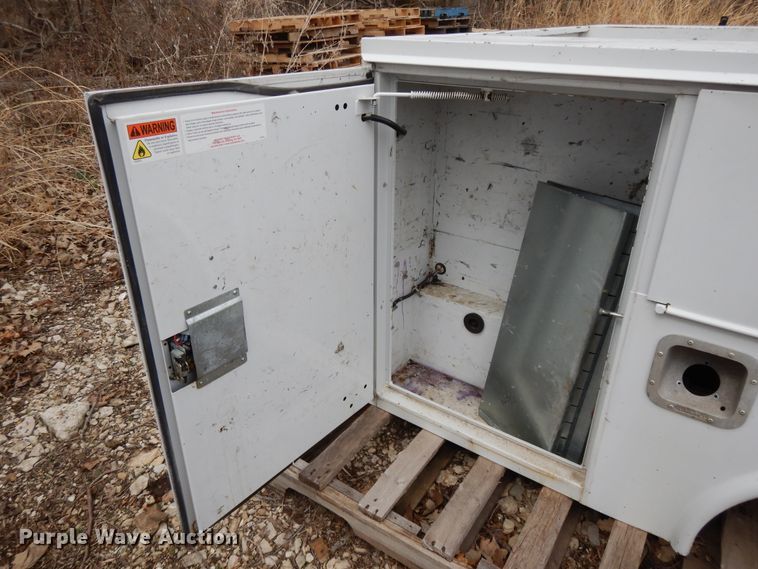 image for item DF5995 Reading SLU98ASW WRRLLH2 utility bed