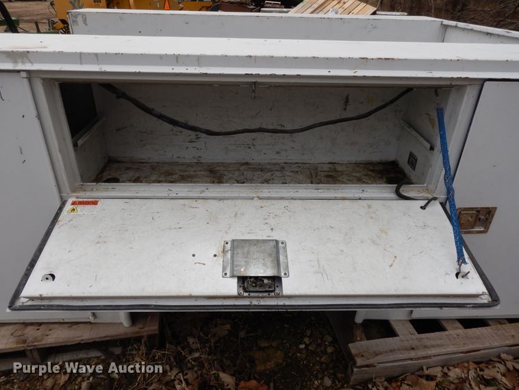 image for item DF5995 Reading SLU98ASW WRRLLH2 utility bed