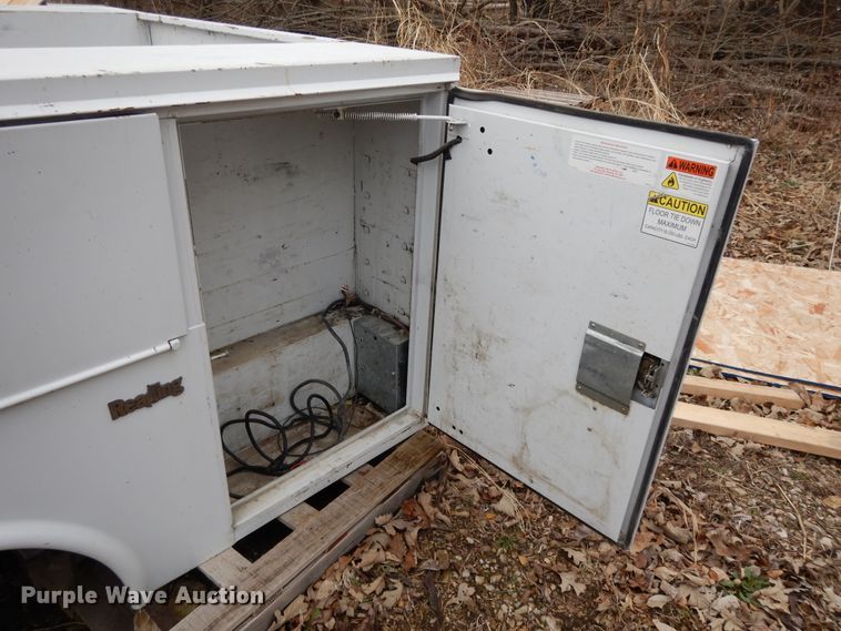 image for item DF5995 Reading SLU98ASW WRRLLH2 utility bed