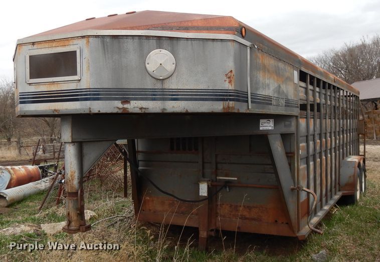 image for item DF5996 1991 Titan livestock trailer