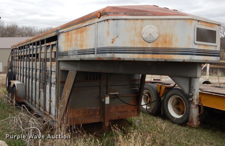 image for item DF5996 1991 Titan livestock trailer