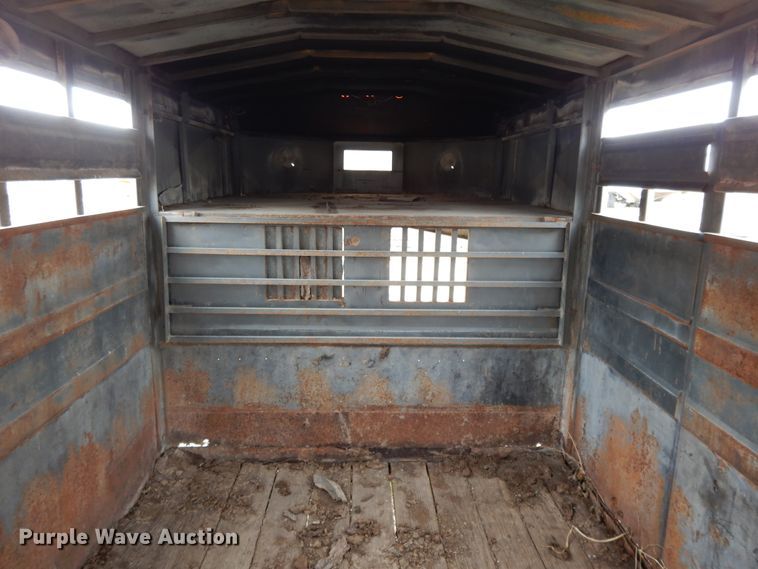 image for item DF5996 1991 Titan livestock trailer