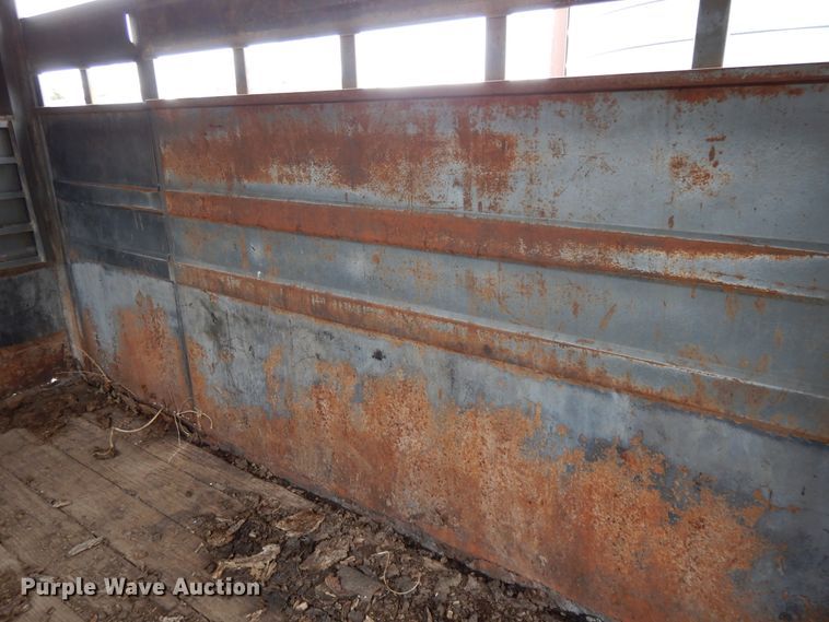 image for item DF5996 1991 Titan livestock trailer