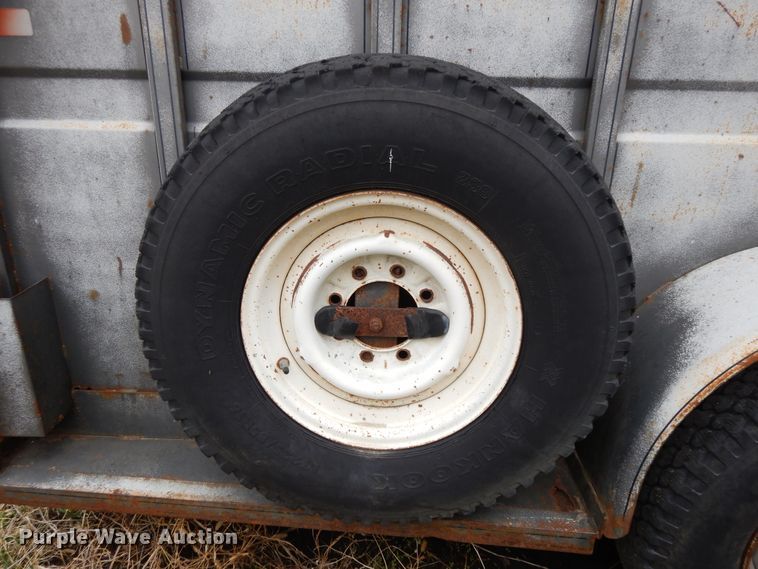 image for item DF5996 1991 Titan livestock trailer