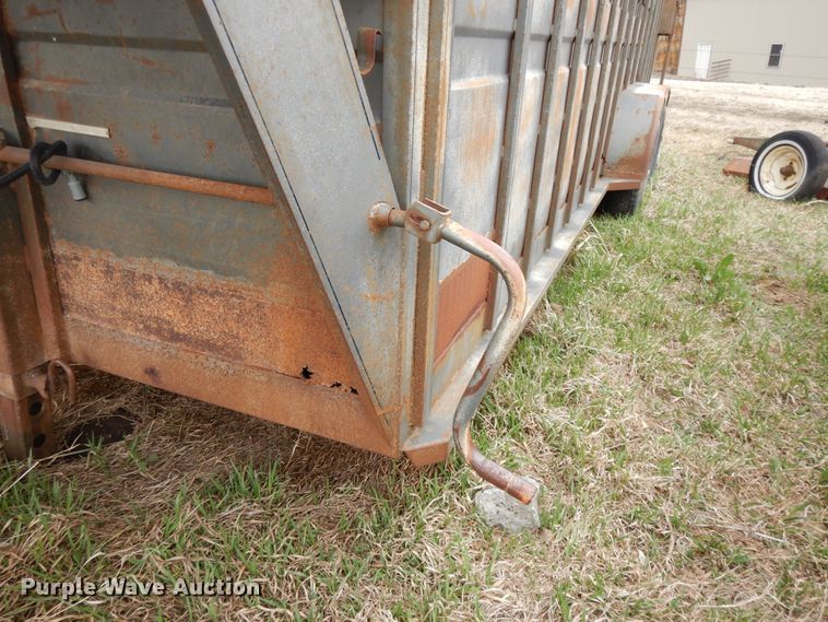 image for item DF5996 1991 Titan livestock trailer
