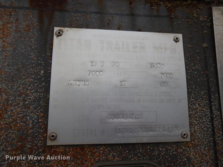 image for item DF5996 1991 Titan livestock trailer