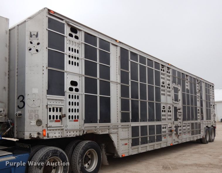 image for item DF6663 1996 Barret Baci livestock trailer