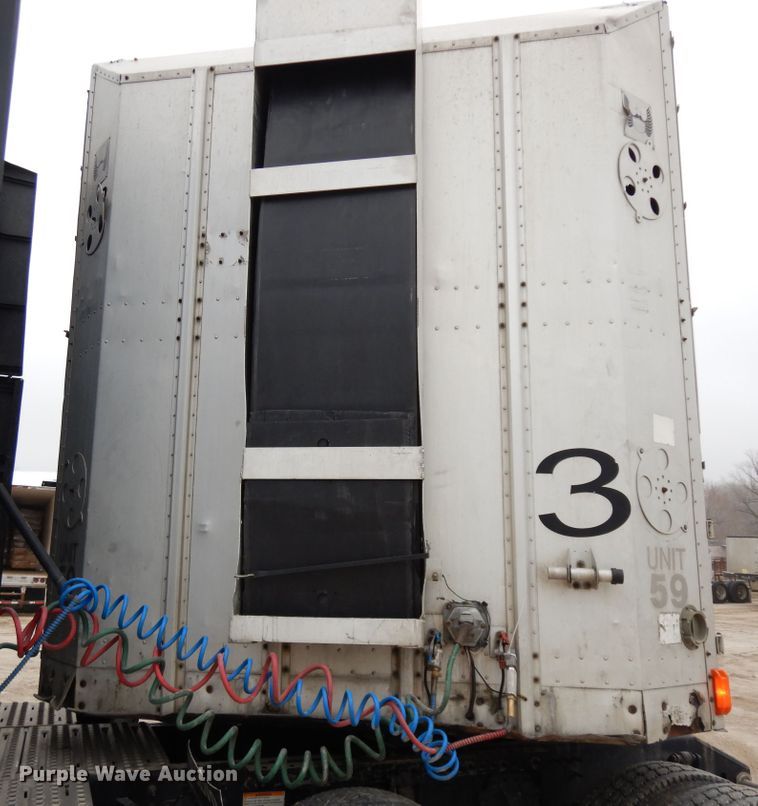 image for item DF6663 1996 Barret Baci livestock trailer