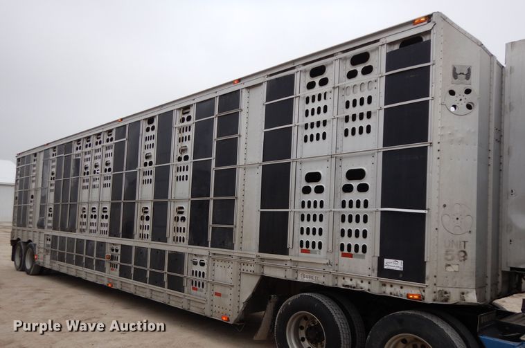 image for item DF6663 1996 Barret Baci livestock trailer