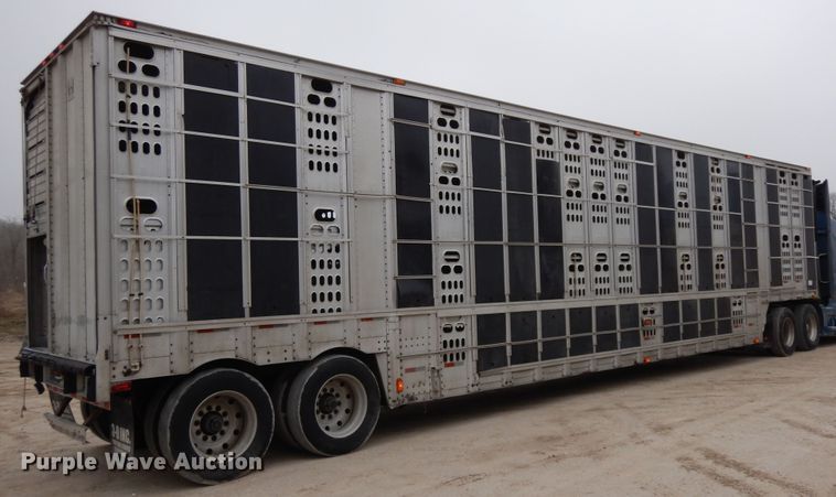 image for item DF6663 1996 Barret Baci livestock trailer
