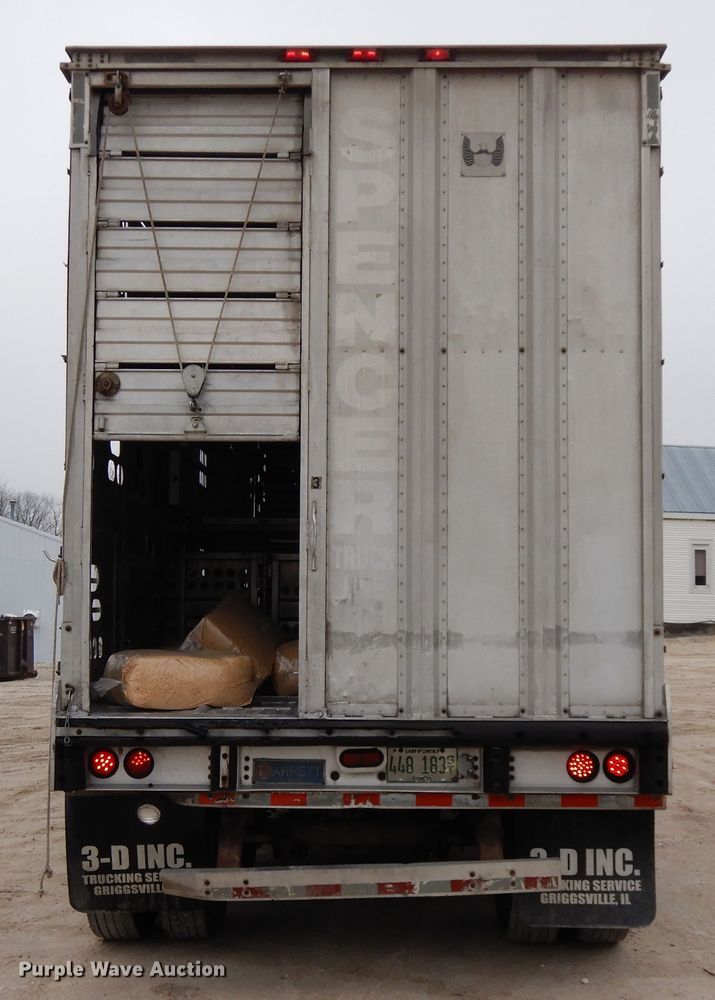 image for item DF6663 1996 Barret Baci livestock trailer