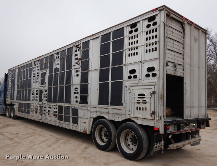 image for item DF6663 1996 Barret Baci livestock trailer