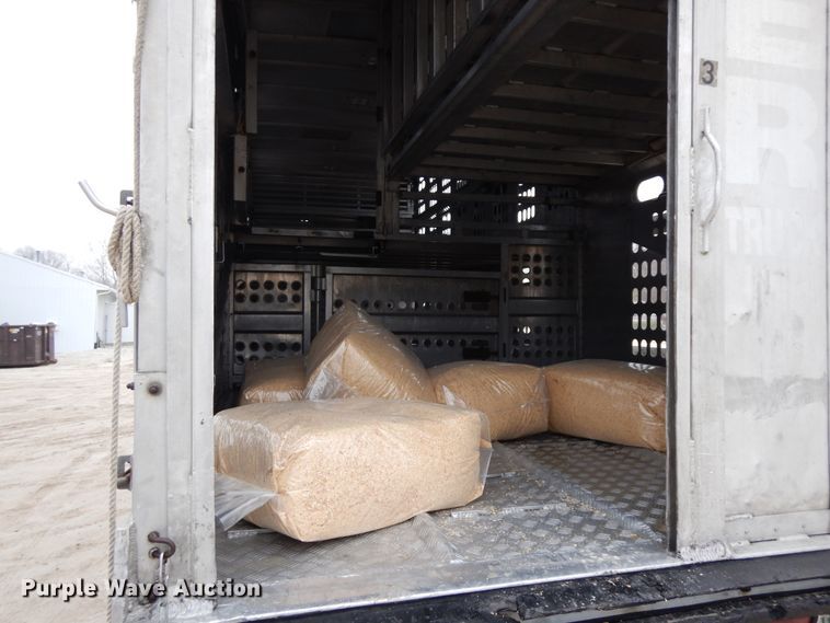 image for item DF6663 1996 Barret Baci livestock trailer