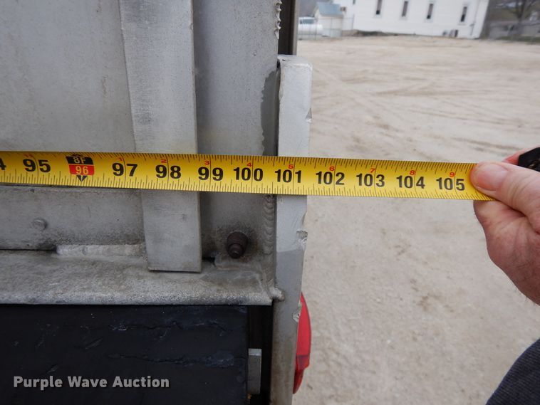 image for item DF6663 1996 Barret Baci livestock trailer