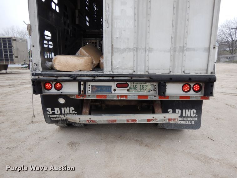 image for item DF6663 1996 Barret Baci livestock trailer