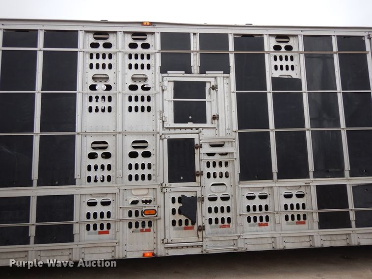 image for item DF6663 1996 Barret Baci livestock trailer