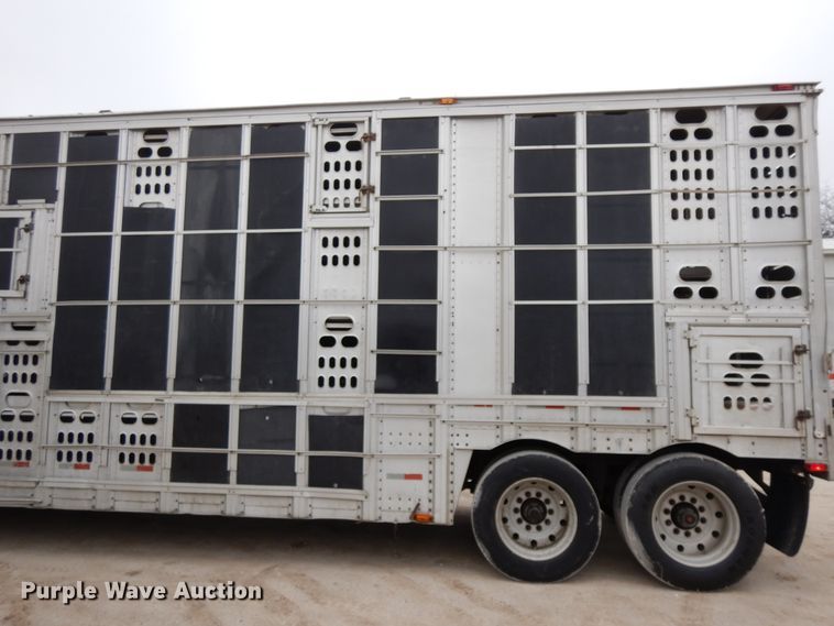 image for item DF6663 1996 Barret Baci livestock trailer
