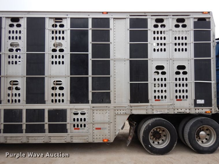image for item DF6663 1996 Barret Baci livestock trailer