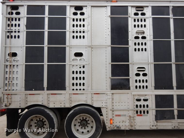 image for item DF6663 1996 Barret Baci livestock trailer