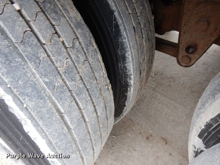 image for item DF6663 1996 Barret Baci livestock trailer