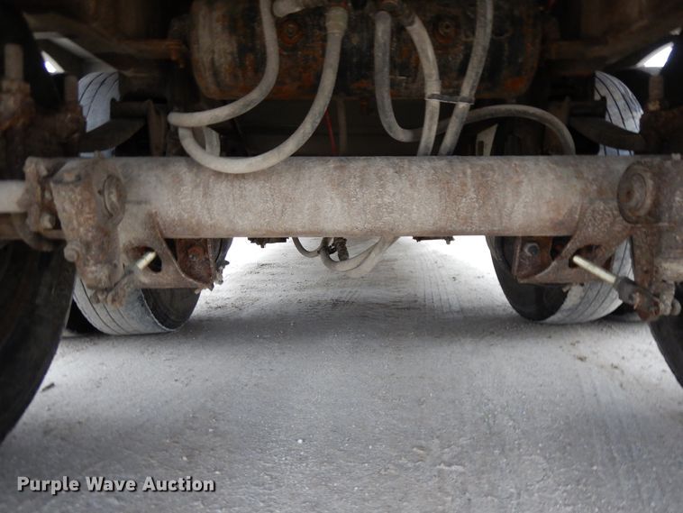 image for item DF6663 1996 Barret Baci livestock trailer