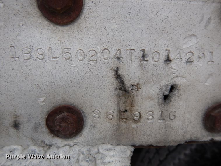 image for item DF6663 1996 Barret Baci livestock trailer