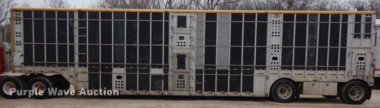 image for item DF6664 2007 Merrit livestock trailer