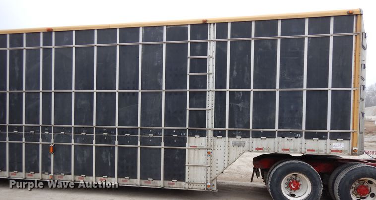 image for item DF6664 2007 Merrit livestock trailer