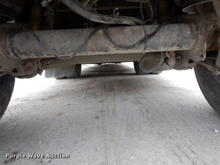 image for item DF6664 2007 Merrit livestock trailer