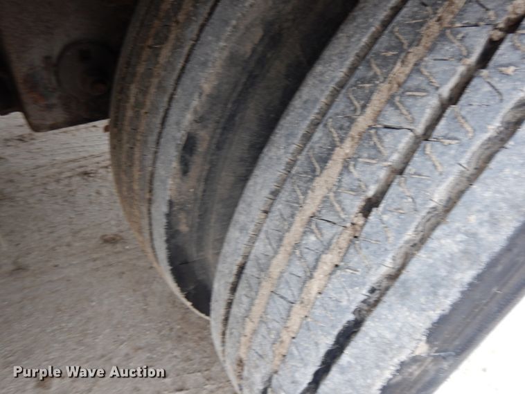 image for item DF6664 2007 Merrit livestock trailer