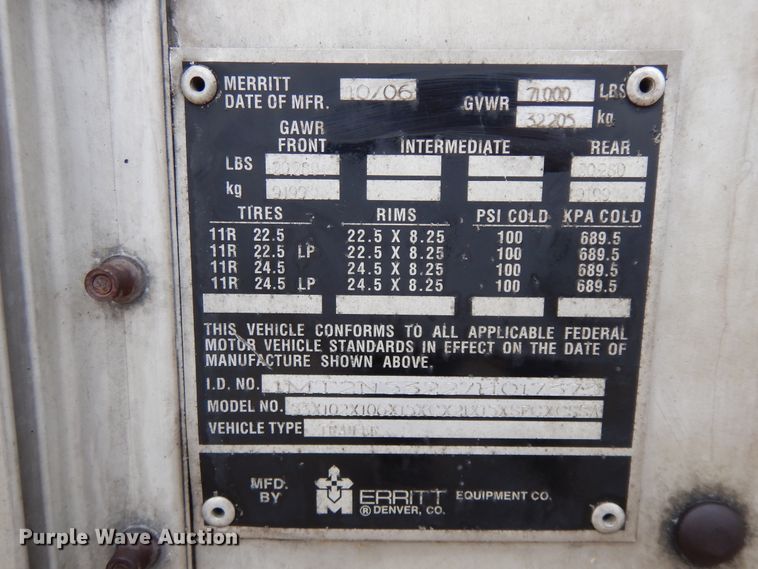 image for item DF6664 2007 Merrit livestock trailer
