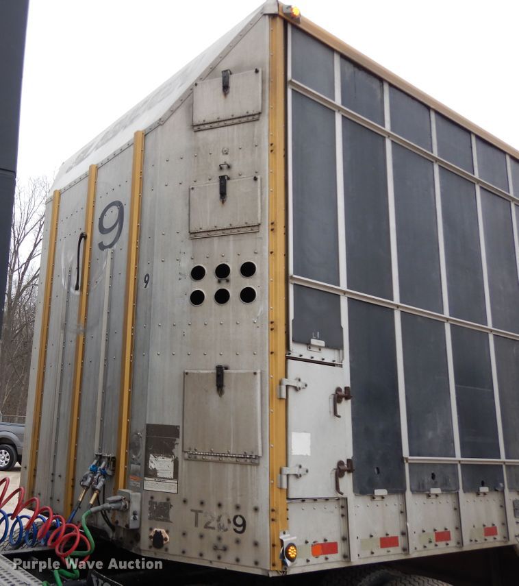 image for item DF6665 2009 Merrit livestock trailer