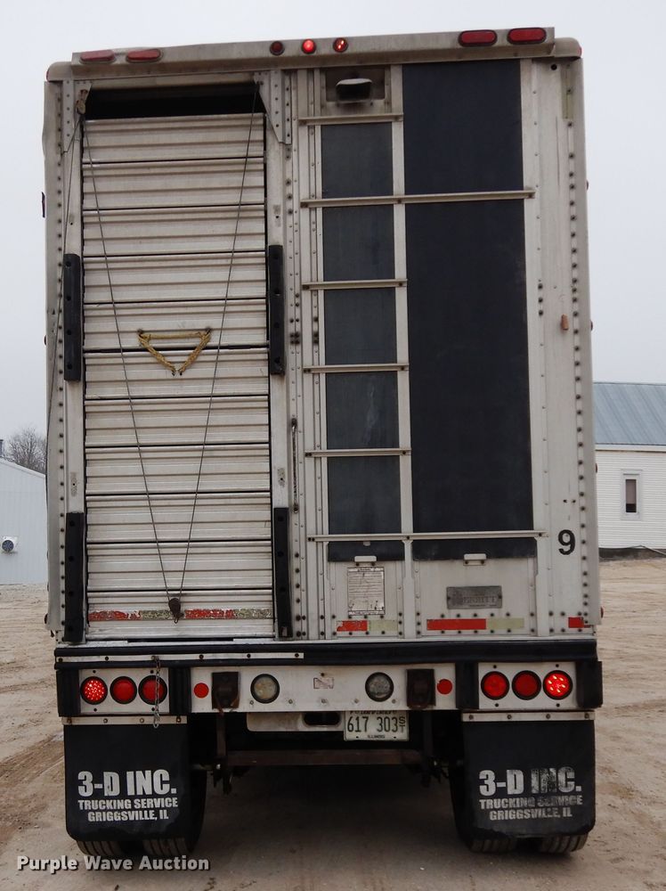 image for item DF6665 2009 Merrit livestock trailer