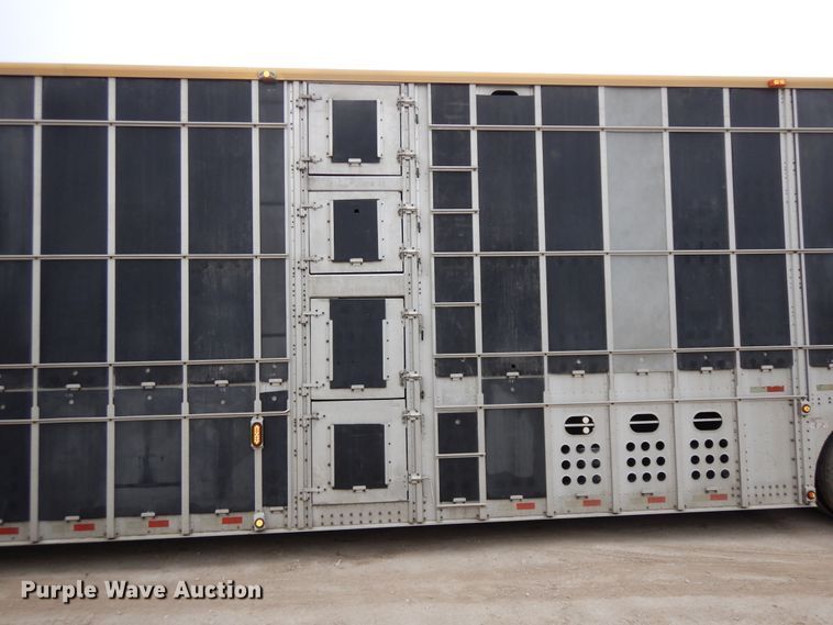 image for item DF6665 2009 Merrit livestock trailer