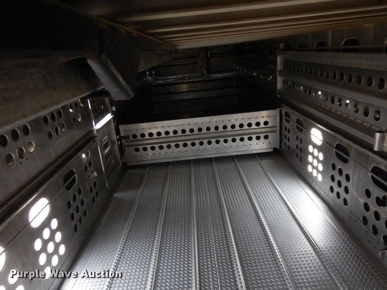 image for item DF6665 2009 Merrit livestock trailer