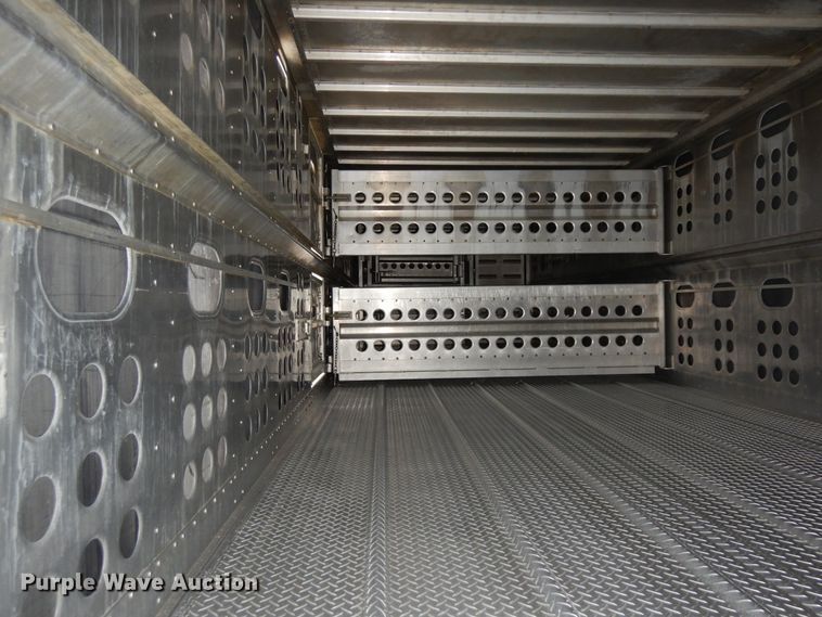 image for item DF6665 2009 Merrit livestock trailer