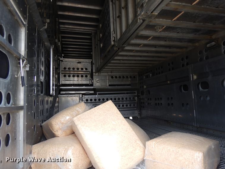 image for item DF6665 2009 Merrit livestock trailer