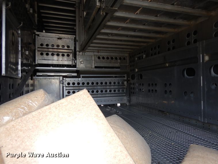 image for item DF6665 2009 Merrit livestock trailer